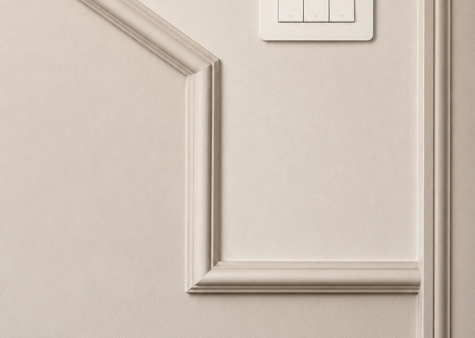 Switch integrated into the restored moulding